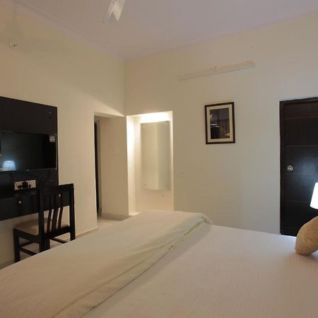 Mimosa Udaipur Bed & Breakfast ภายนอก รูปภาพ