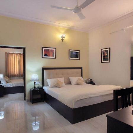 Mimosa Udaipur Bed & Breakfast ภายนอก รูปภาพ