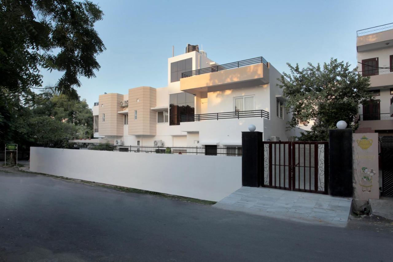 Mimosa Udaipur Bed & Breakfast ภายนอก รูปภาพ