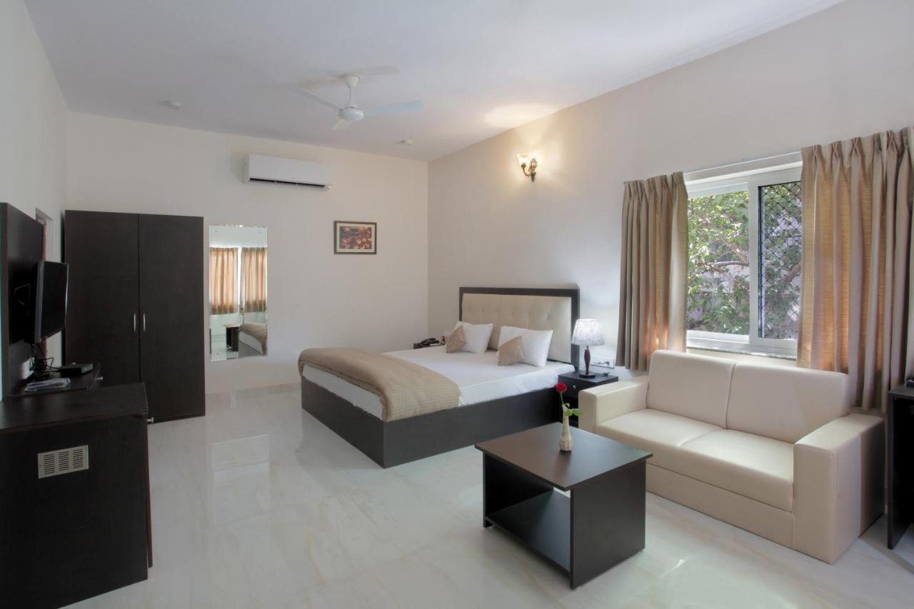 Mimosa Udaipur Bed & Breakfast ภายนอก รูปภาพ