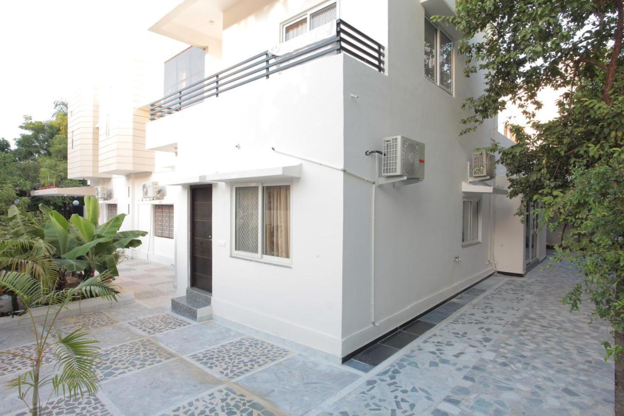 Mimosa Udaipur Bed & Breakfast ภายนอก รูปภาพ