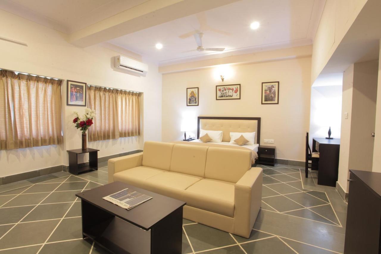 Mimosa Udaipur Bed & Breakfast ภายนอก รูปภาพ