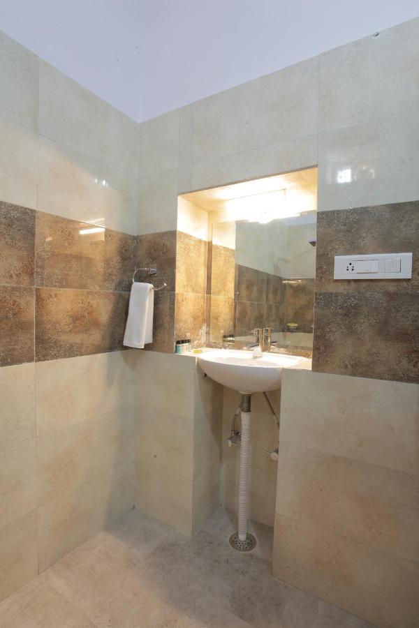Mimosa Udaipur Bed & Breakfast ภายนอก รูปภาพ