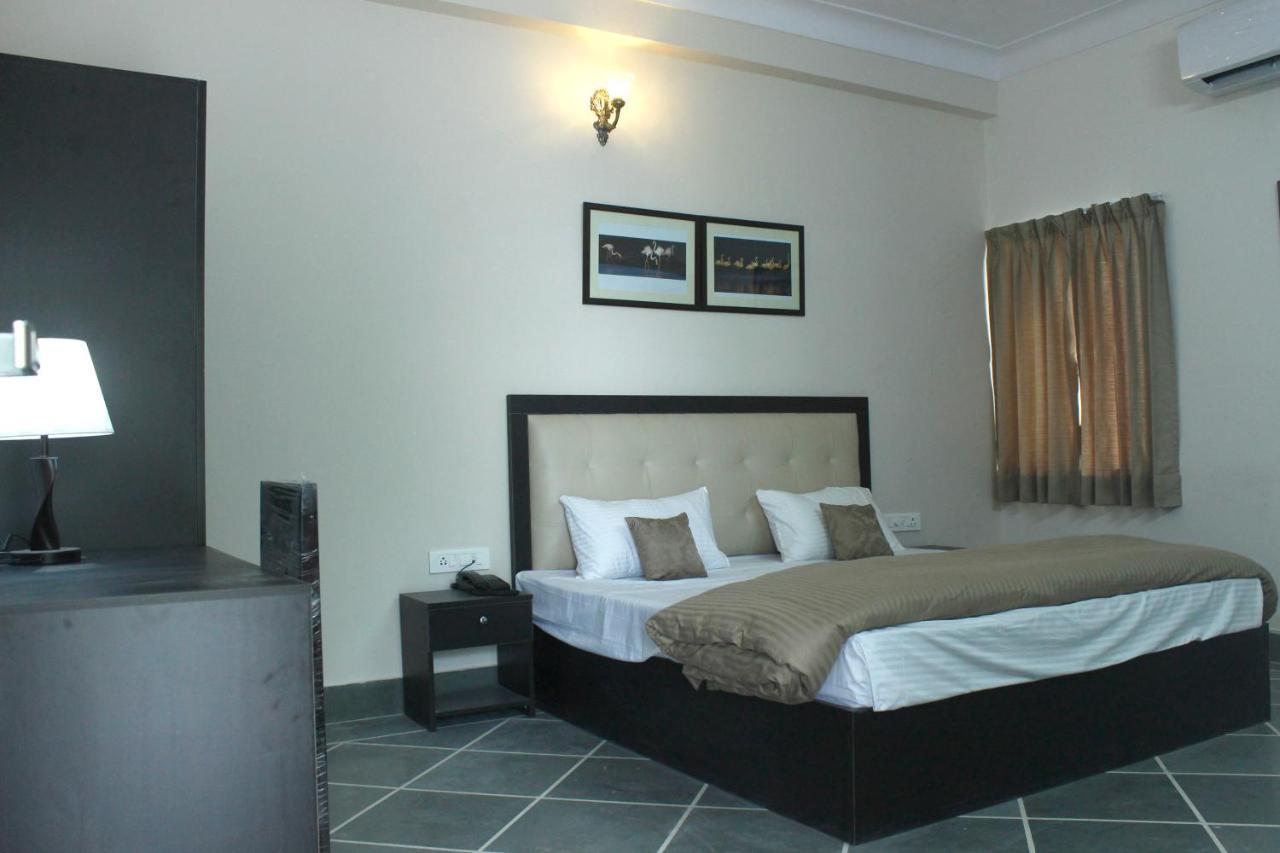 Mimosa Udaipur Bed & Breakfast ภายนอก รูปภาพ