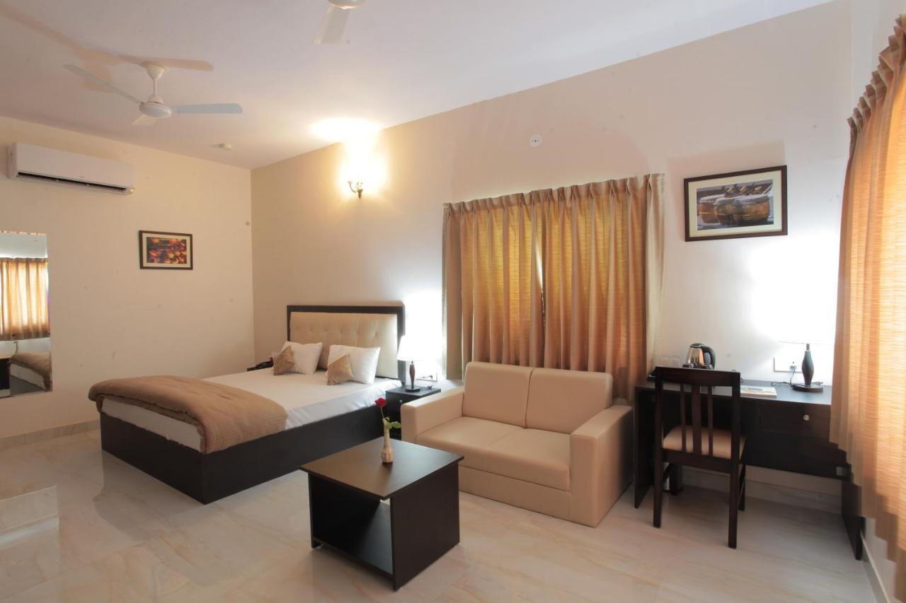 Mimosa Udaipur Bed & Breakfast ภายนอก รูปภาพ